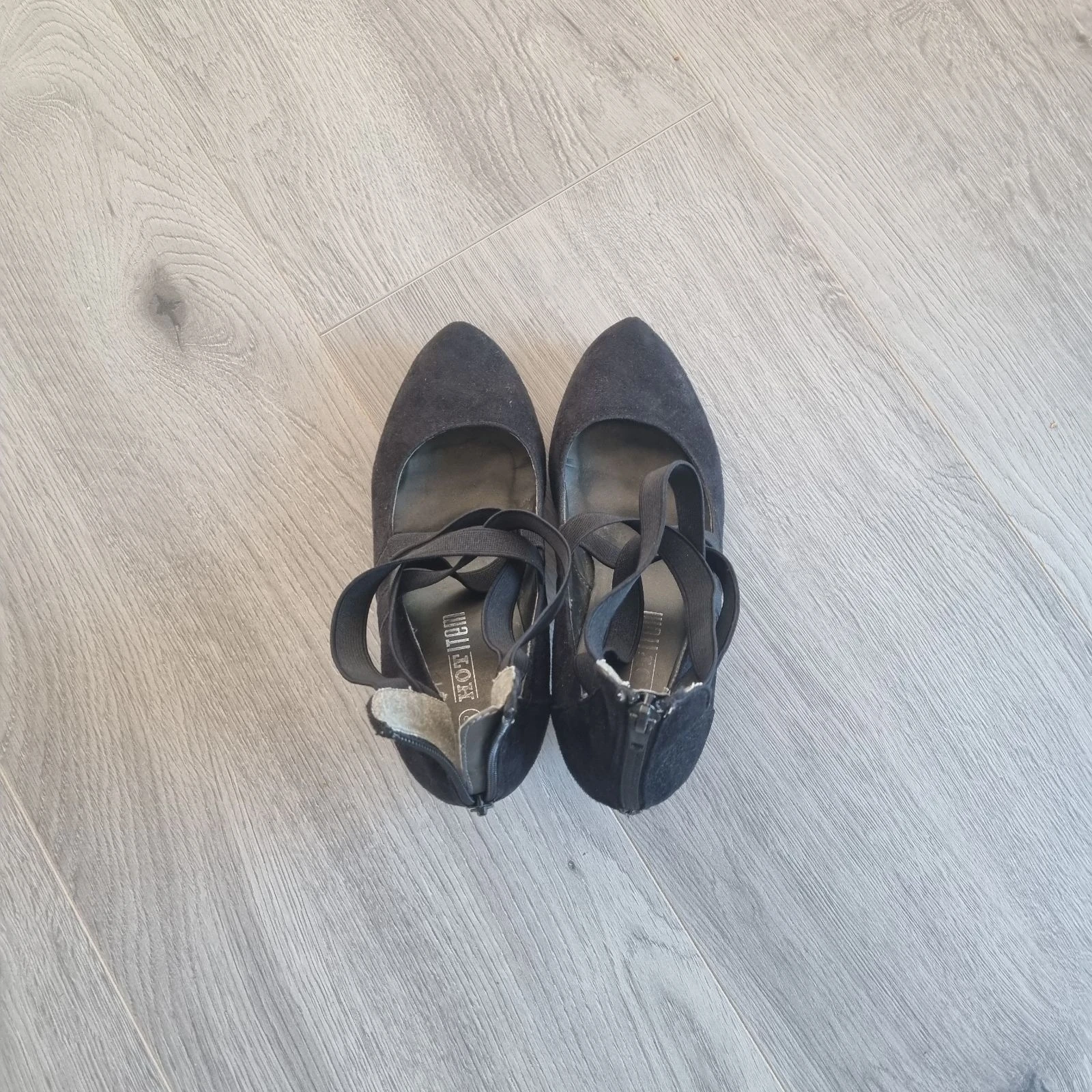Hot Item Black Pumps with Straps – Size 38 – photo 5